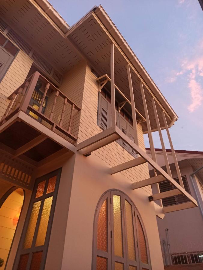 Priya Boutique House Bed and Breakfast Bangkok Eksteriør billede